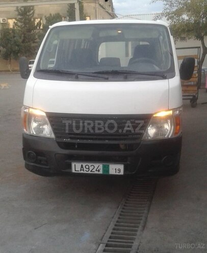 Nissan Urvan 2013, 367,785 km - 3.0 l - Bakı