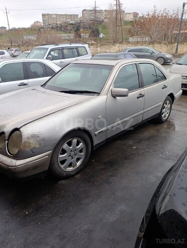 Mercedes E 290 1997, 546,000 km - 2.9 l - Bakı