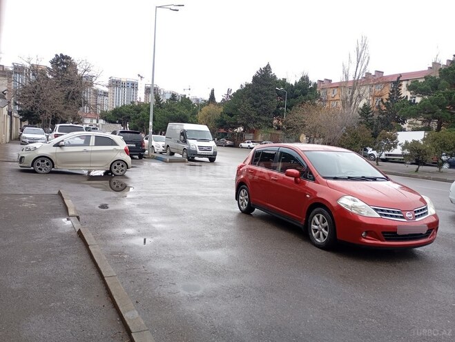 Nissan Tiida 2011, 195,000 km - 1.5 л - Bakı