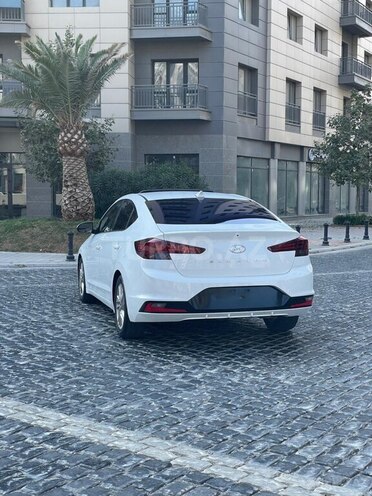 Hyundai Elantra 2019, 77,000 km - 2.0 l - Bakı