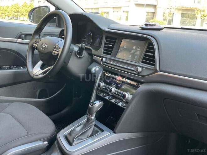 Hyundai Elantra 2019, 77,000 km - 2.0 l - Bakı