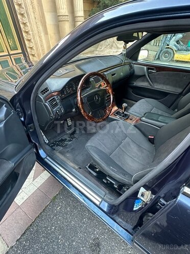 Mercedes E 200 1996, 255,487 km - 2.0 l - Şəmkir