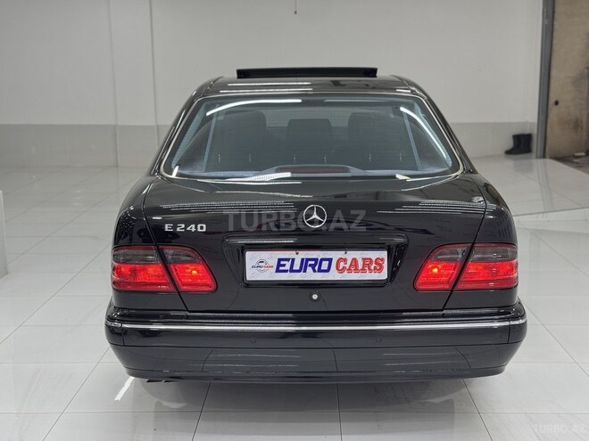 Mercedes E 240-4