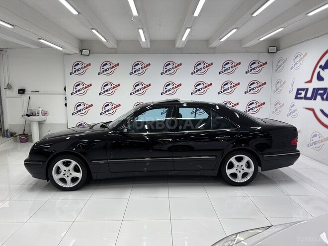 Mercedes E 240-17
