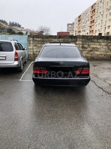 Mercedes E 320 2001, 199,200 km - 3.2 l - Bakı