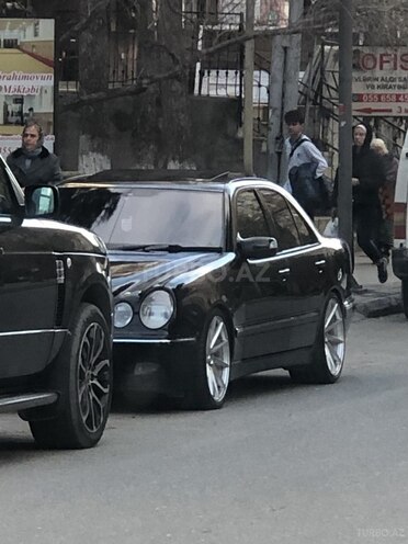 Mercedes E 320 2001, 199,200 km - 3.2 l - Bakı