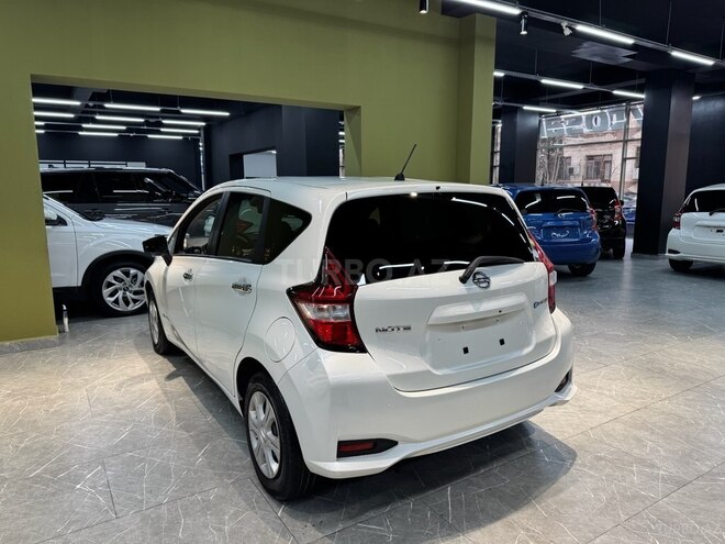 Nissan Note-9