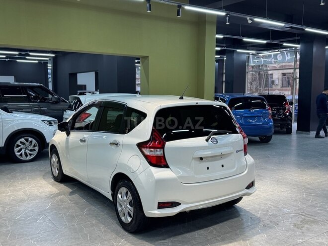 Nissan Note-2
