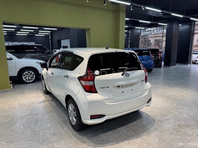 Nissan Note-2