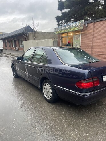 Mercedes E 230 1997, 323,000 km - 2.3 l - Bakı