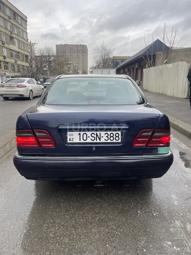 Mercedes E 230 1997, 323,000 km - 2.3 l - Bakı