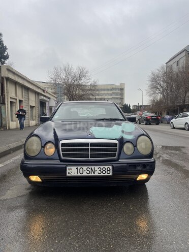 Mercedes E 230 1997, 323,000 km - 2.3 l - Bakı