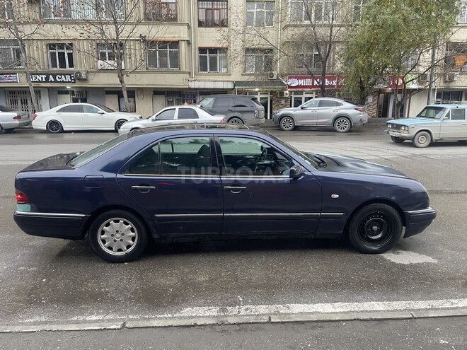 Mercedes E 230 1997, 323,000 km - 2.3 l - Bakı