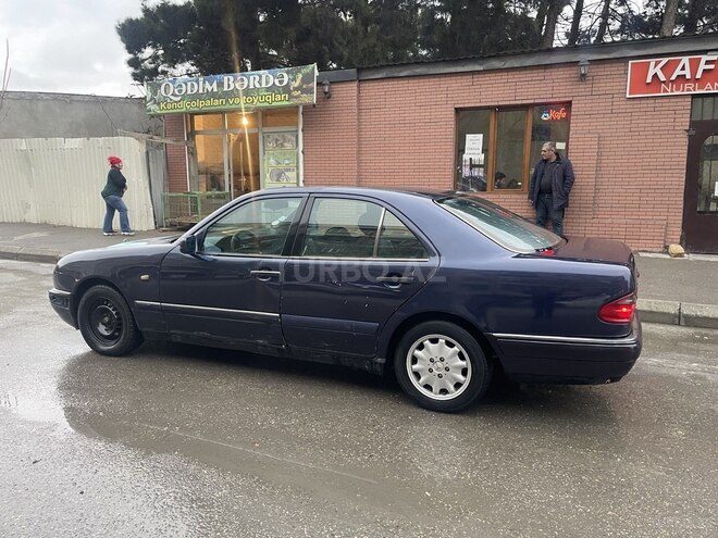 Mercedes E 230 1997, 323,000 km - 2.3 l - Bakı