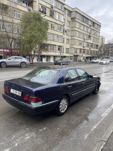 Mercedes E 230 1997, 323,000 km - 2.3 l - Bakı
