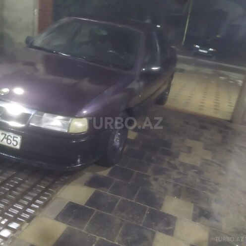 Opel Vectra 1992, 220,000 km - 2.0 l - Qusar