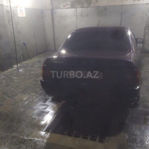 Opel Vectra 1992, 220,000 km - 2.0 l - Qusar