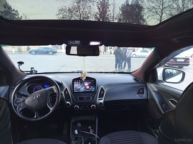 Hyundai ix35 2010, 220,363 km - 2.0 л - Qazax