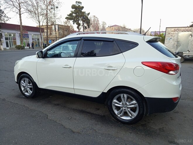 Hyundai ix35 2010, 220,363 km - 2.0 л - Qazax