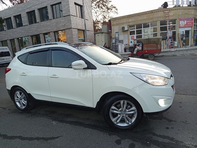Hyundai ix35 2010, 220,363 km - 2.0 л - Qazax