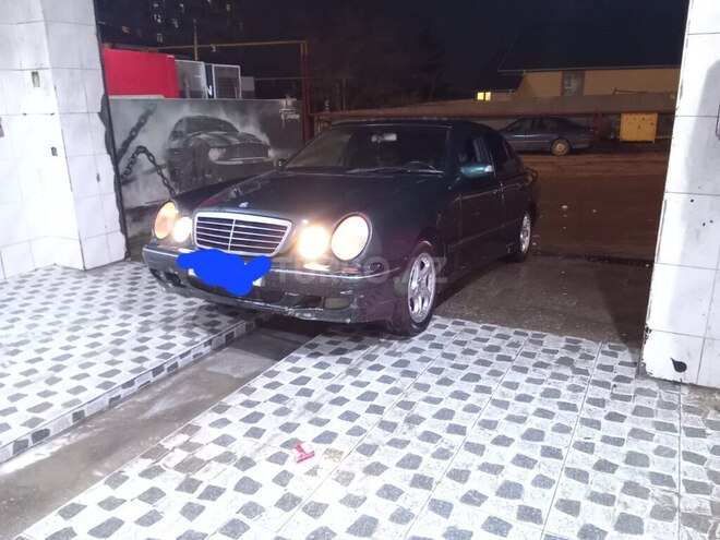 Mercedes C 220 d 2000, 265,890 km - 2.2 l - Bakı