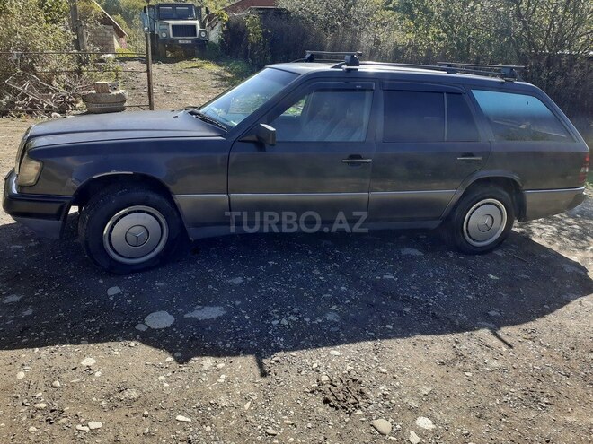 Mercedes E 250 1990, 533,441 km - 2.5 л - Şabran