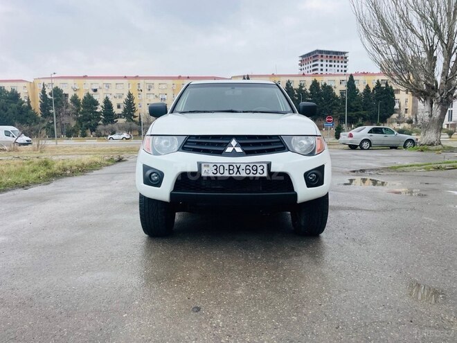 Mitsubishi L200 2011, 284,000 km - 2.5 l - Sumqayıt