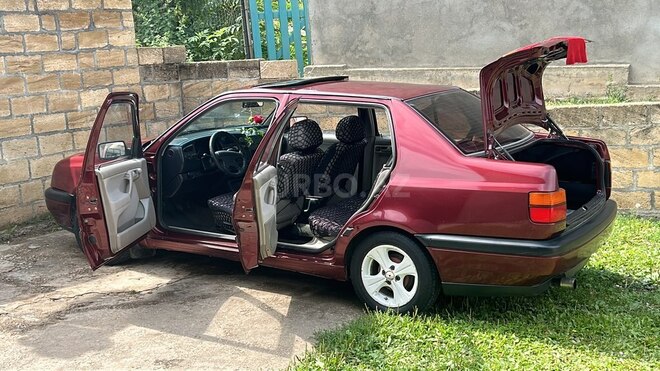 Volkswagen Vento 1994, 184,543 km - 1.9 л - Qusar