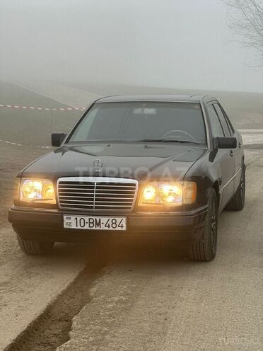 Mercedes E 220 1994, 445,797 km - 2.2 l - Beyləqan