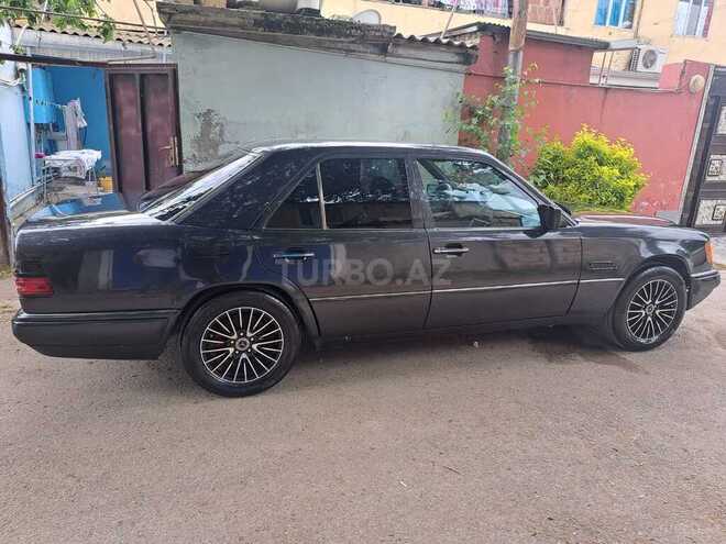 Mercedes E 220 1994, 445,797 km - 2.2 l - Beyləqan