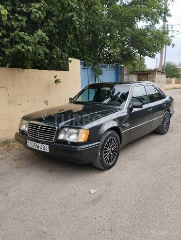Mercedes E 220 1994, 445,797 km - 2.2 l - Beyləqan