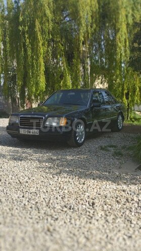 Mercedes E 220 1994, 445,797 km - 2.2 l - Beyləqan
