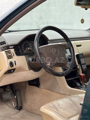 Mercedes E 230 1996, 330,126 km - 2.3 l - Bakı