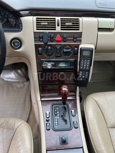 Mercedes E 230 1996, 330,126 km - 2.3 l - Bakı