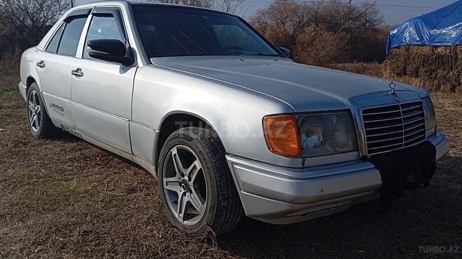 Mercedes E 200 d 1991, 753,685 km - 2.0 l - Saatlı