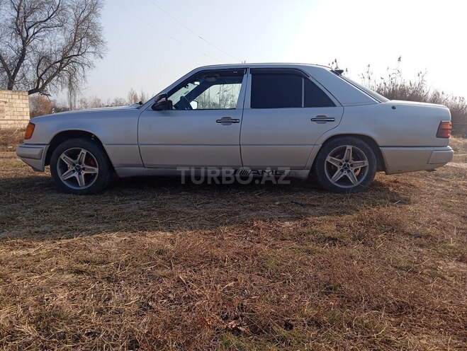 Mercedes E 200 d 1991, 753,685 km - 2.0 l - Saatlı