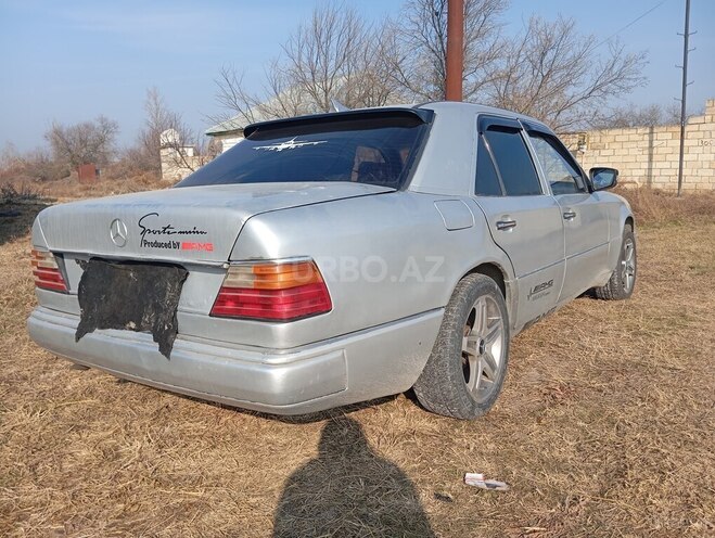 Mercedes E 200 d 1991, 753,685 km - 2.0 l - Saatlı