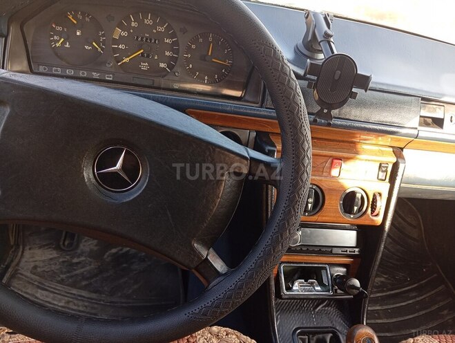 Mercedes E 200 d 1991, 753,685 km - 2.0 l - Saatlı