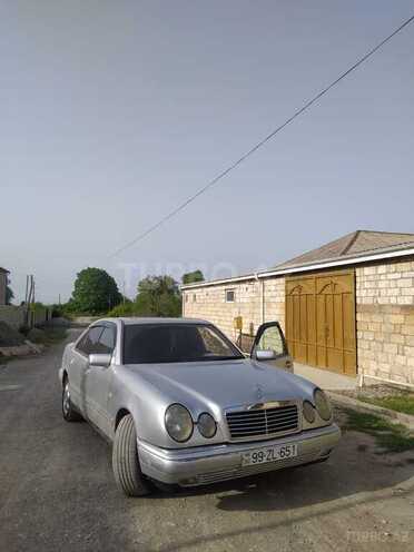Mercedes E 230 1996, 260,000 km - 2.3 l - Quba