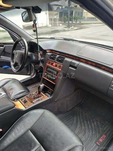 Mercedes C 320 2001, 300,000 km - 3.2 l - Bakı