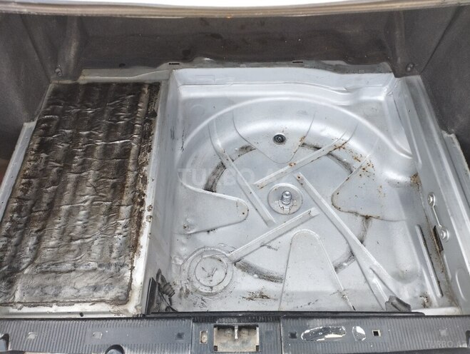 Mercedes E 200 1999, 460,000 km - 2.0 l - Kürdəmir