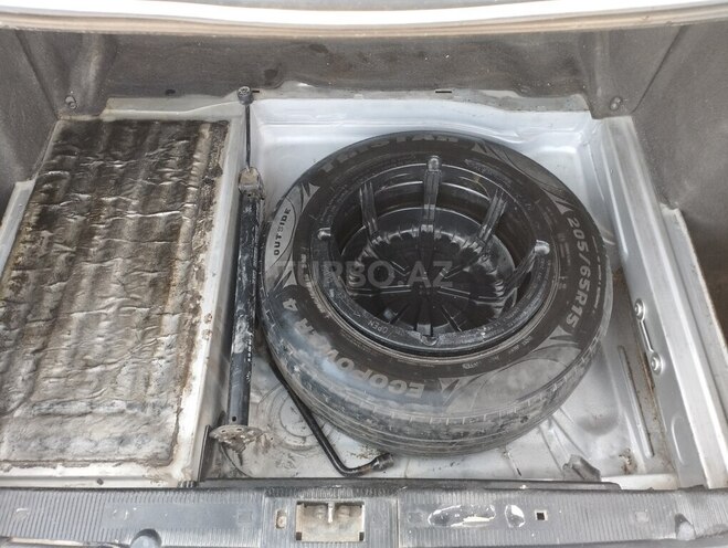 Mercedes E 200 1999, 460,000 km - 2.0 l - Kürdəmir
