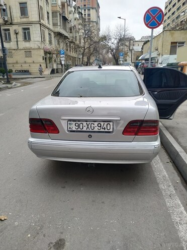 Mercedes C 320 2001, 300,000 km - 3.2 l - Bakı