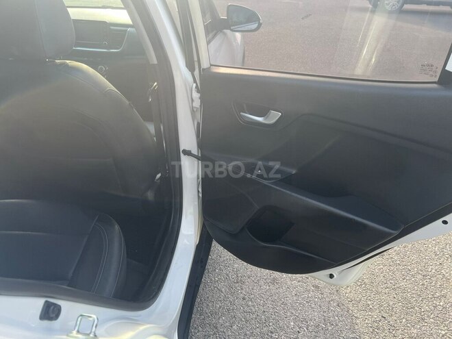Kia Stonic 2017, 219,000 km - 1.6 л - Bakı