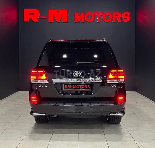 Toyota Land Cruiser-2