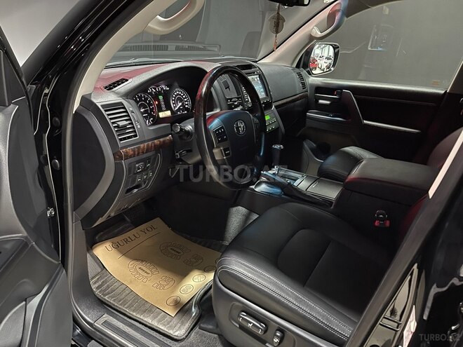 Toyota Land Cruiser-10
