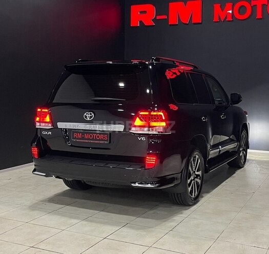Toyota Land Cruiser-5