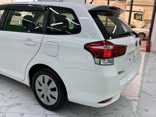 Toyota Corolla Fielder-10