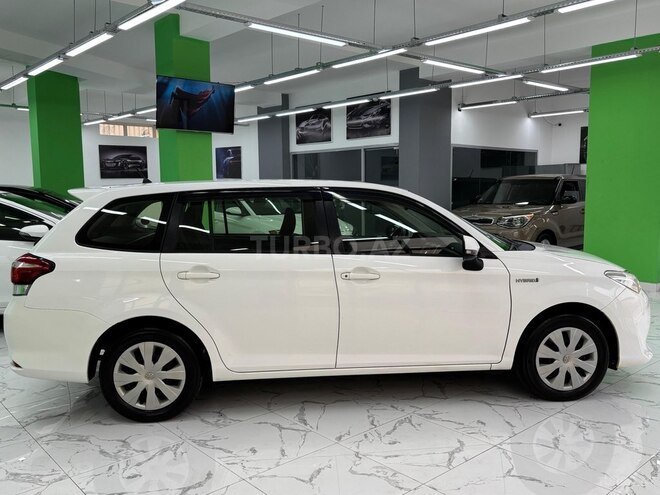 Toyota Corolla Fielder-6