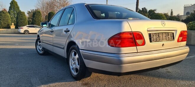 Mercedes E 240 1999, 392,000 km - 2.4 l - Bərdə